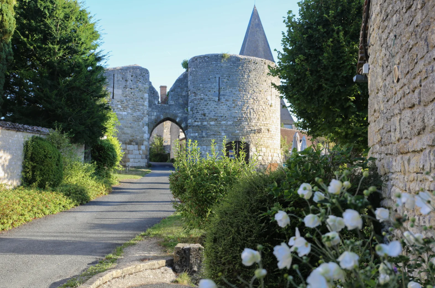 Yèvre-le-Châtel Castle, France